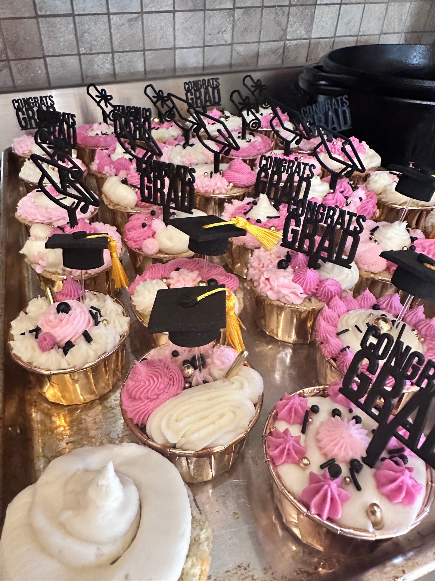 Cupcakes Artesanales Decorados | Docena – Don Lolo Pastry